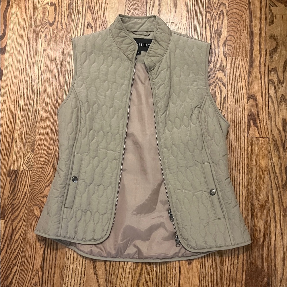 Women's Quilted Vest in Tan